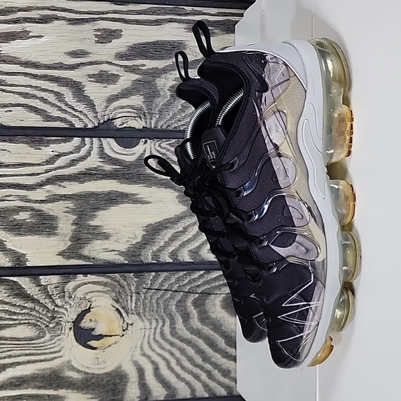 Nike | Shoes | Nike Air Vapormax Plus La Requin Grey Black  display picture 3